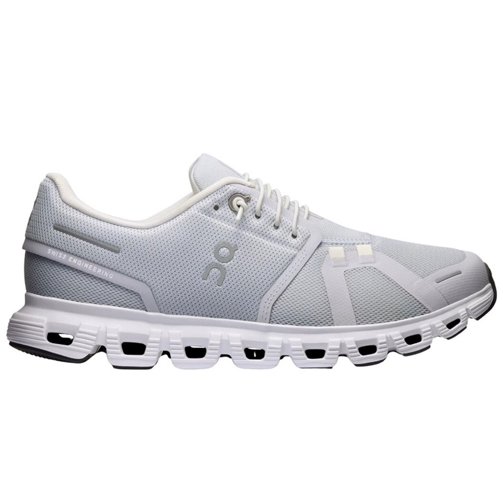On Running Cloud Shoes in Light blue and White